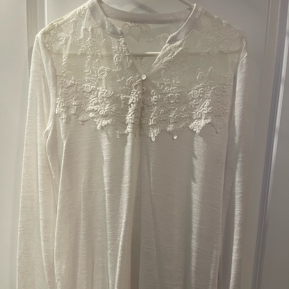 Large long sleeve blouse, by Faded Glory, cream white. V-neck with a few buttons